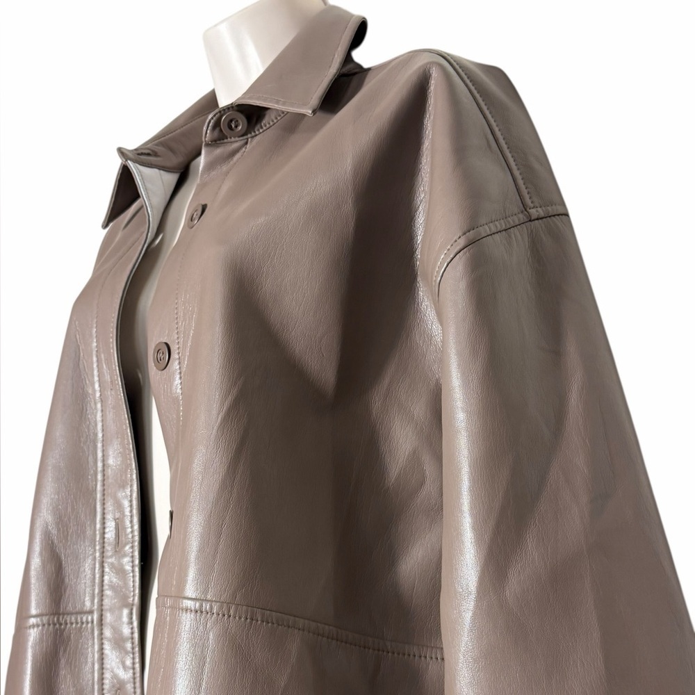 Aritzia Babaton Medium Faux Leather Pelli Shirt Jacket new without tags - Picture 3 of 16